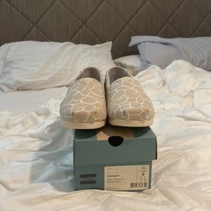 Toms Alpargata Grey Savanna Giraffe Print